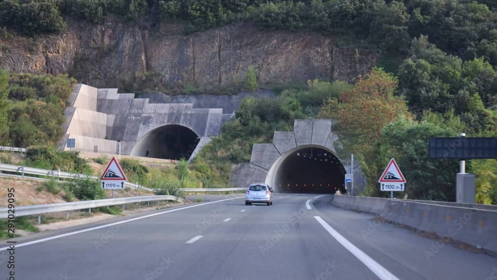 Autoroute A75 : restrictions de circulation pour des travaux et l’inspection des falaises