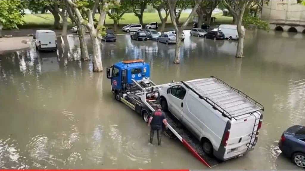Météo : risque de crue du Rhône, évacuations en cours à Beaucaire