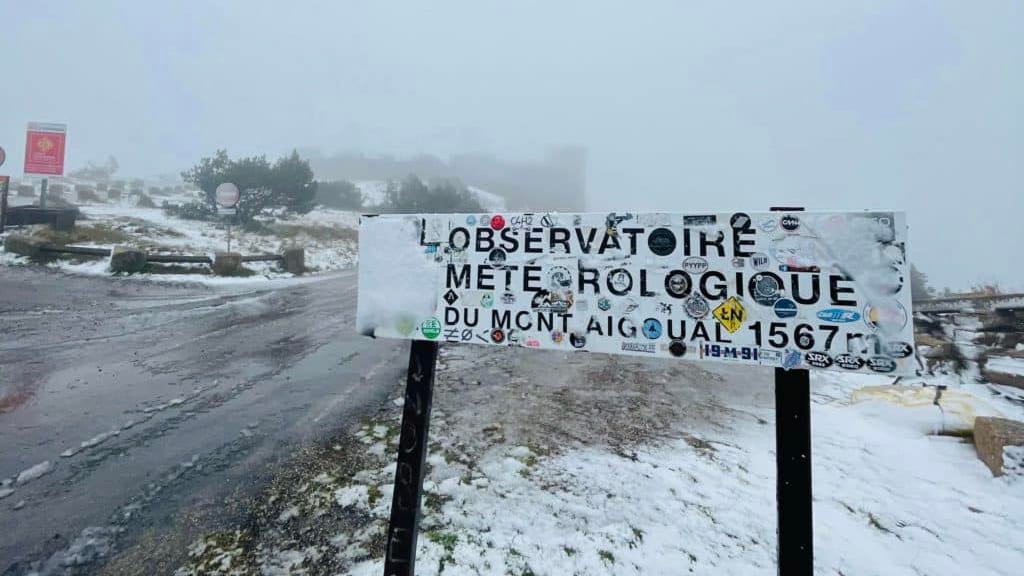 Météo : les images du Mont Aigoual sous la neige
