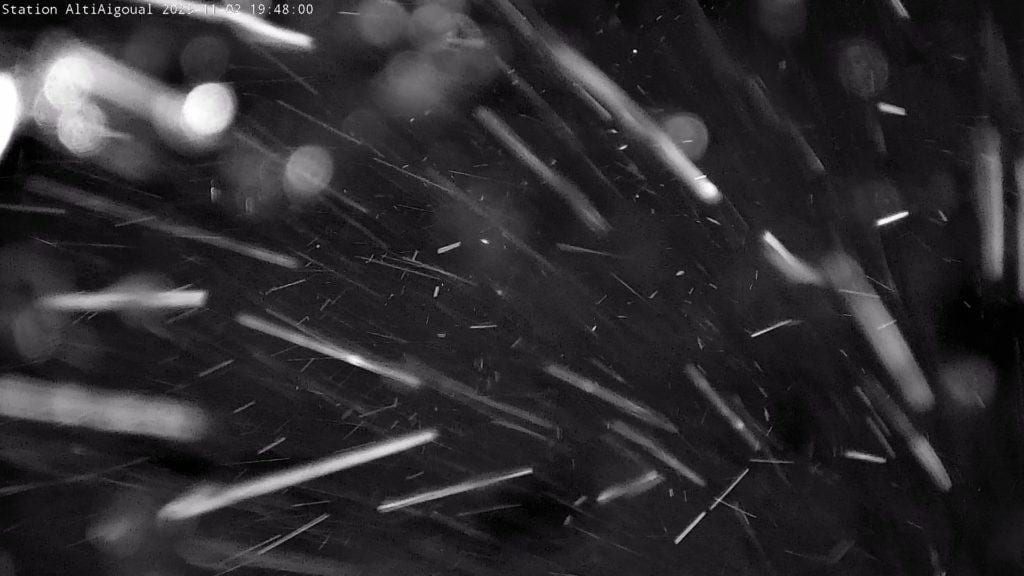 Neige en Occitanie: les premiers flocons tombent actuellement sur le Gard et l’A75