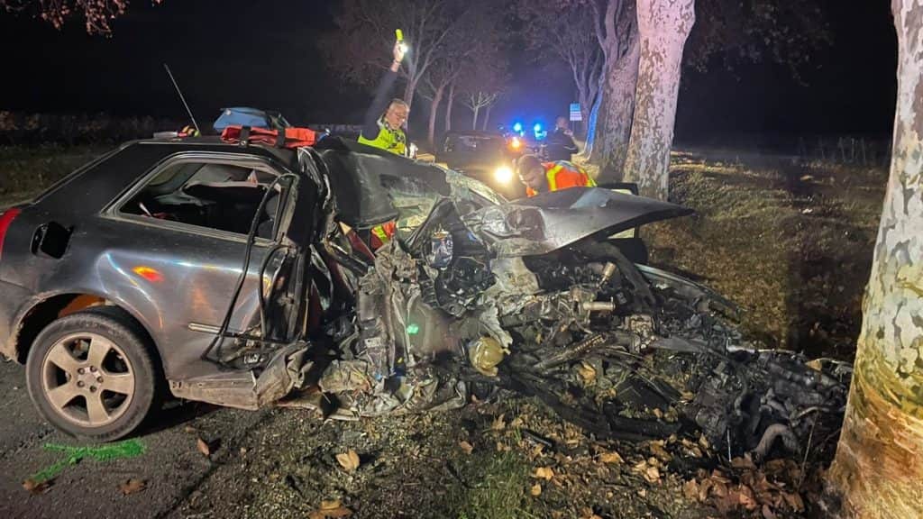 Gard : une voiture percute violemment un platane, une personne en urgence absolue