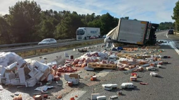 Accident sur l’A61 - photo X - A61 / DR