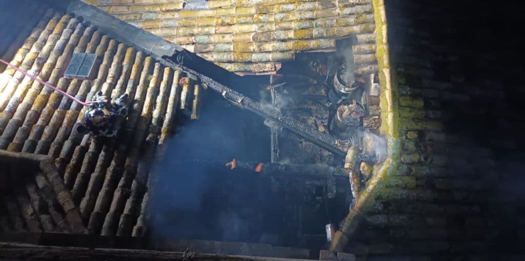 Incendie au château de Sanillhac - SDIS 30