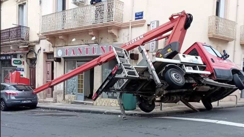 Hérault : une nacelle se couche dans le centre de Béziers ce vendredi