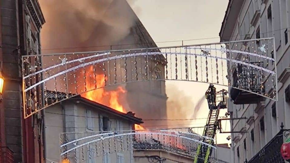 Un incendie a ravagé un laboratoire d'analyses médicales à Saint-Gaudens ce jeudi matin. Photo Gerard Ferre