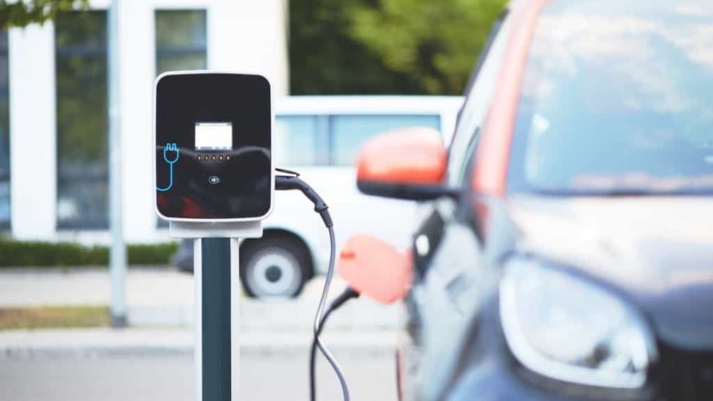 Leasing social : bénéficier d’une voiture électrique à 100€ par mois, qui en profite ?