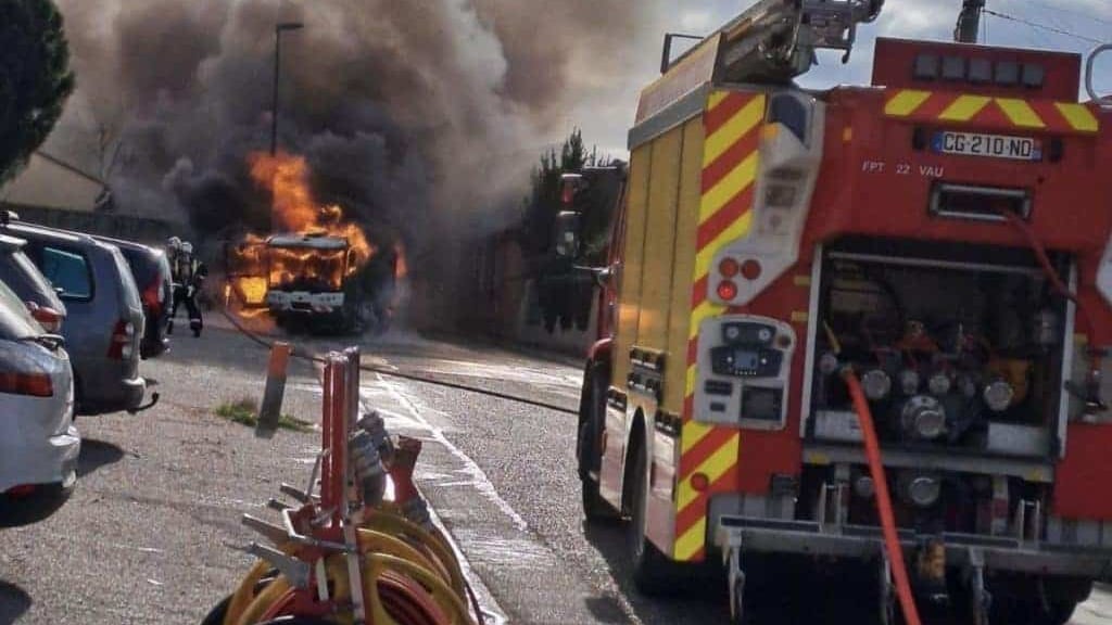 Incendie d’une balayeuse à Vauvert - photo : Ville de Vauvert