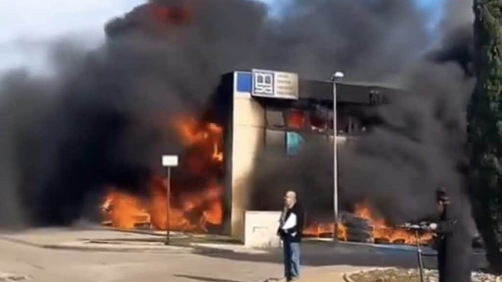 Occitanie : un bâtiment de la MSA en feu à Narbonne dans l’Aude