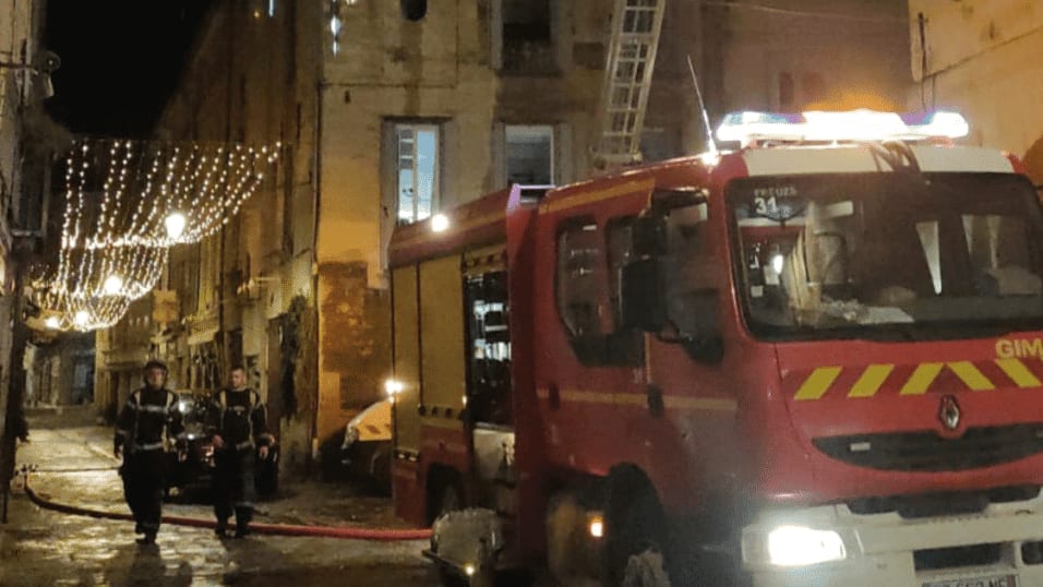 Incendie d'un logement dans le centre-ville d'Uzès - SDIS 30