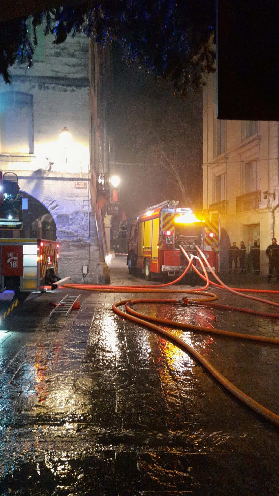 Incendie d'un logement dans le centre-ville d'Uzès - SDIS 30