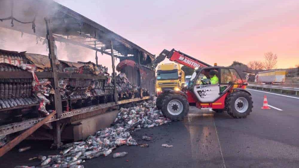Occitanie : un camion prend feu sur l’autoroute A9