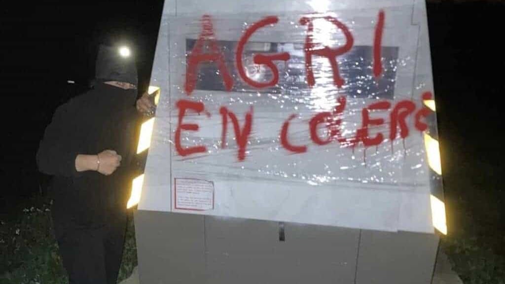 Hérault : plusieurs actions coups de poing des agriculteurs la nuit dernière