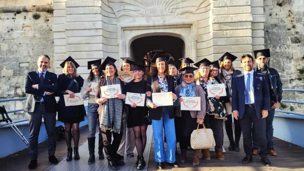 Gard : les secrétaires de mairie fêtent leurs diplômes à Unîmes