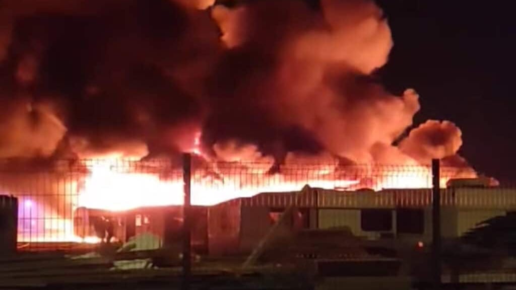 Feu dans les Pyrénées-Orientales - crédit : Tony Jardin - via info radars + routes + covoiturage + incendie 66