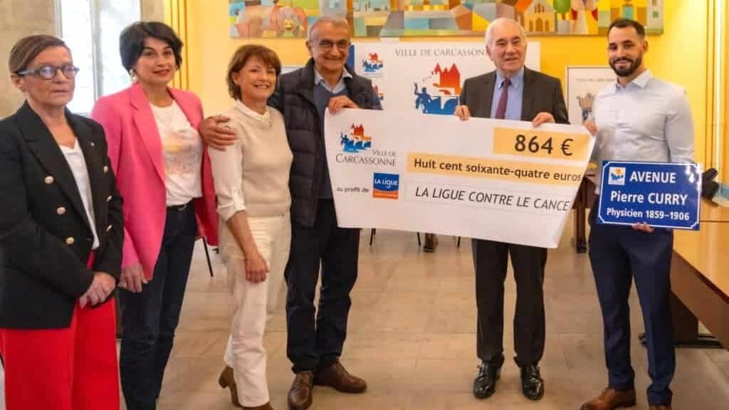 Carcassonne : la plaque ‘Pierre Curry’ vendue 864 euros lors des enchères