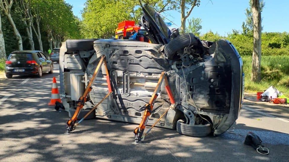 Gard : accident spectaculaire, une octogénaire blessée
