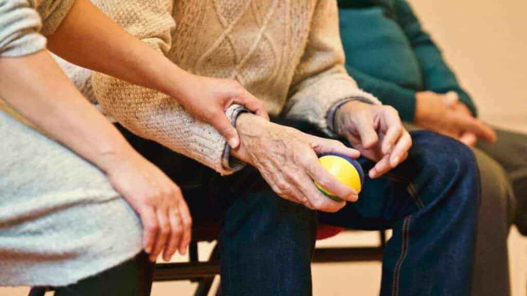 Hérault : Frontignan rejoint le réseau ‘Ville aidante Alzheimer’