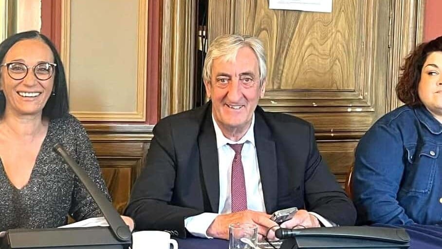 Gard : le sénateur Denis Bouad veut sauver les Ehpad