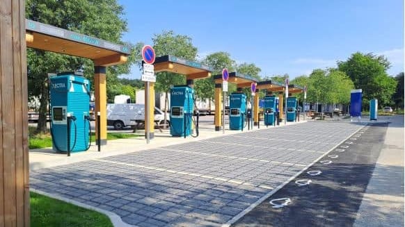 Occitanie : VINCI Autoroutes déploie 18 nouvelles stations de recharge sur des aires de repos