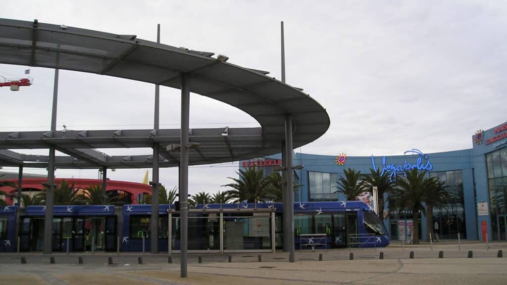 Montpellier : le chantier du Primark Odysseum en proie aux flammes
