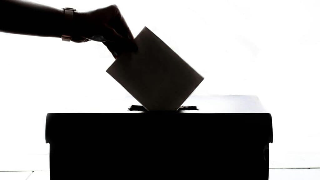 Législatives : les élections peuvent-elles être reportées ou annulées ?