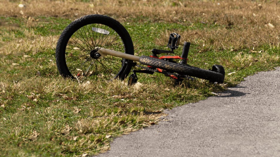 Aveyron : deux jeunes cyclistes retrouvés morts par leur famille après avoir été fauché