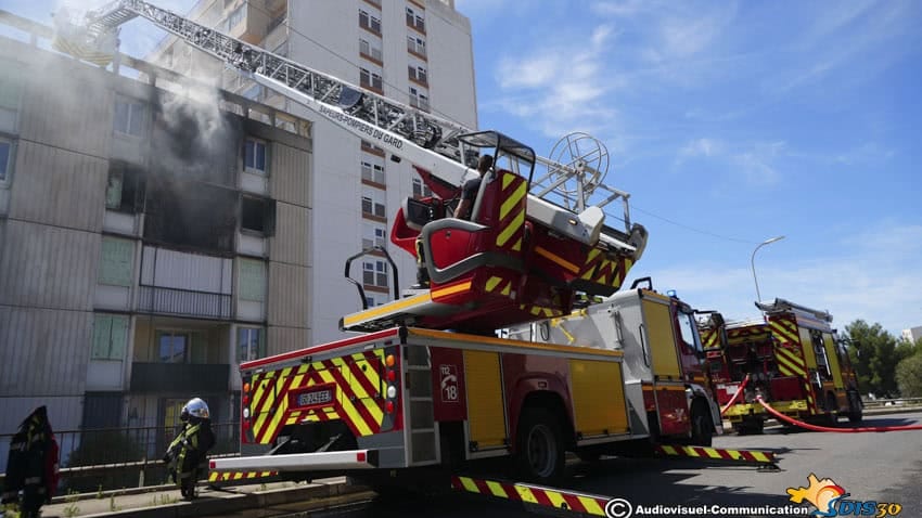 Nîmes : un feu se déclare dans un appartement