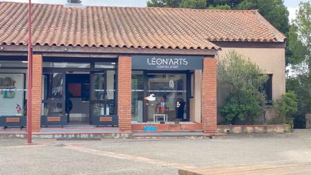 Pyrénées-Orientales : une ancienne cafétéria de l’A9 se transforme en galerie d’art