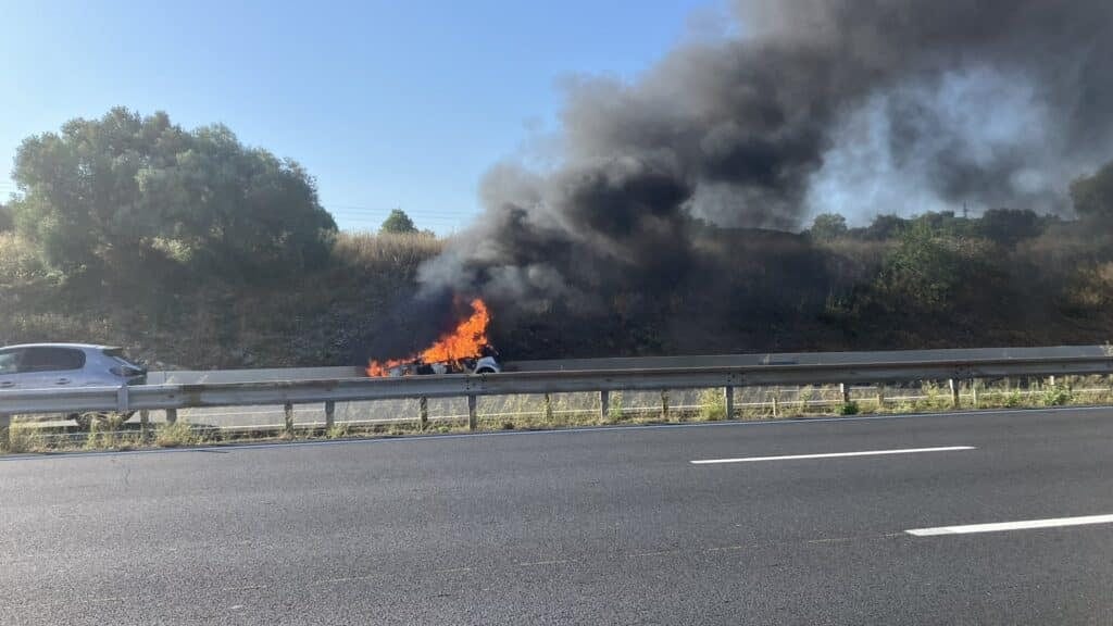 Feu de VL sur l'autoroute A9 / Photo - SDIS 34