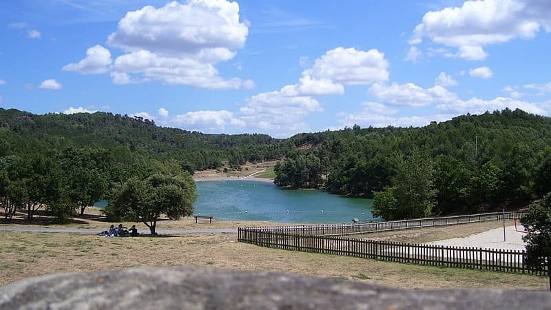Aude : baignade interdite au lac de la Cavayère à Carcassonne