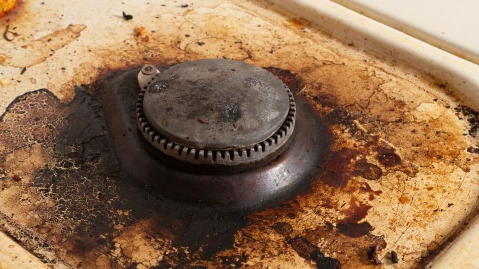 Pyrénées-Orientales : denrées périmées, déchets entassés, saleté, un restaurant contraint de fermer