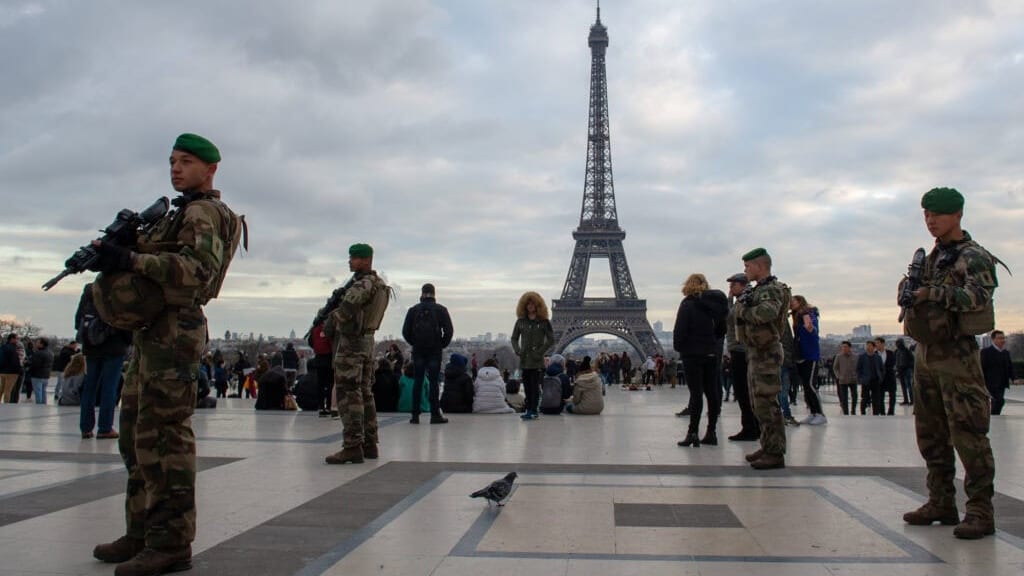 FORCE SENTINELLE - Militaire Droits d'auteur : ©c.Nommick/armée de Terre/Défense