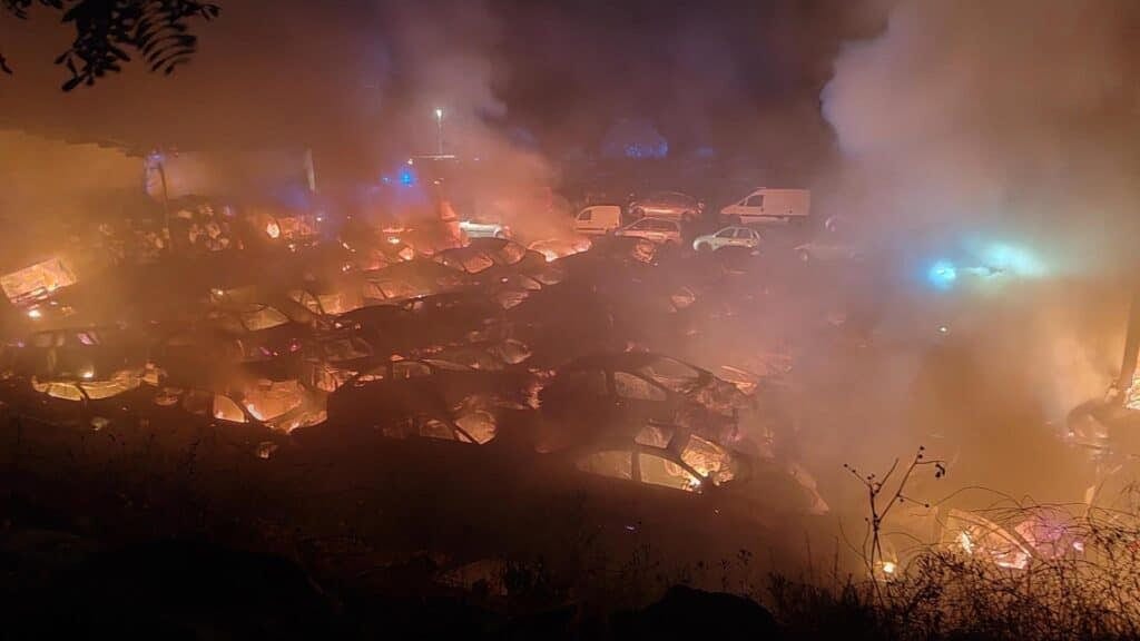 Hérault : incendie dans une casse automobile à Valflaunès, 150 véhicules ravagés par les flammes