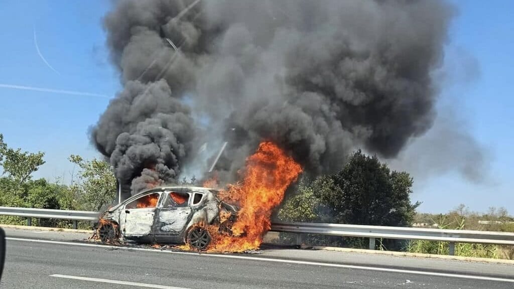Autoroute A9 : un véhicule en feu entre Nîmes et Lunel, d’importants ralentissements signalés