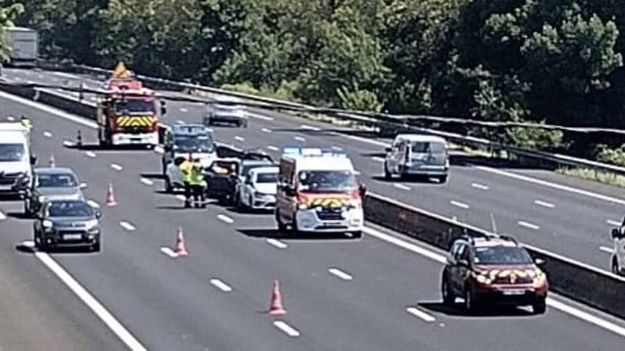 Accident sur l'Autoroute 9 à Nîmes impliquant 4 véhicules.