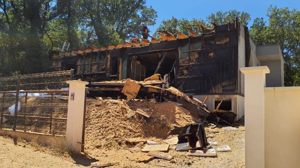 Gard : une maison en bois nouvelle génération prend feu ce vendredi