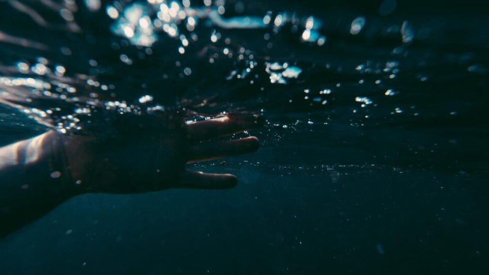 Pyrénées-Orientales : une septuagénaire retrouvée noyée dans un lac