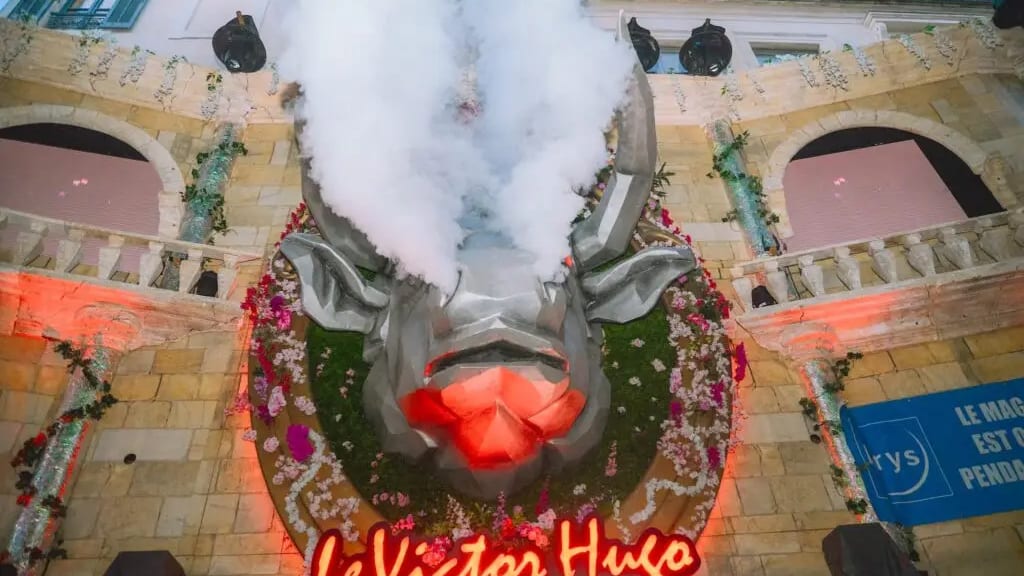 Nîmes : l’histoire du taureau emblématique du bar Le Victor Hugo