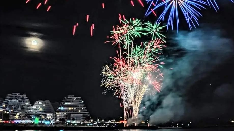 Hérault : un feu d’artifice pour les 50 ans de La Grande-Motte