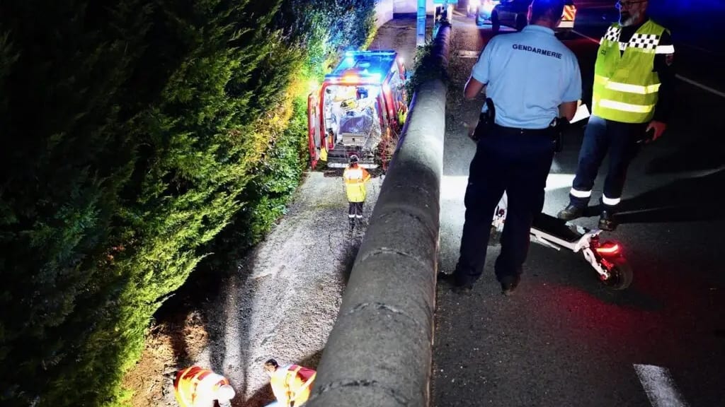 Gard : un homme dans un état grave après une chute de 4 mètres en trottinette