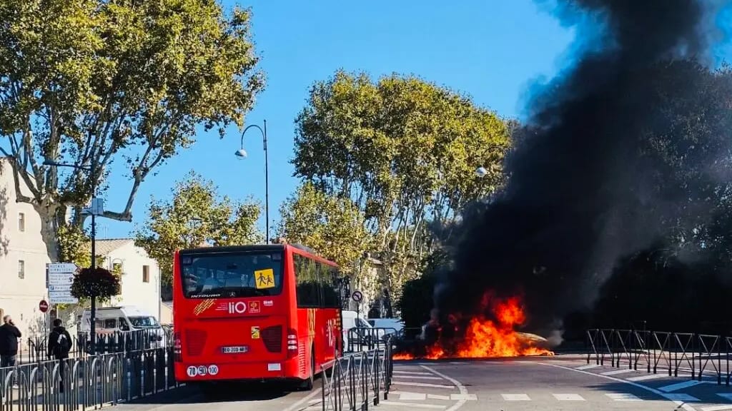 Près de Montpellier : un véhicule détruit par les flammes