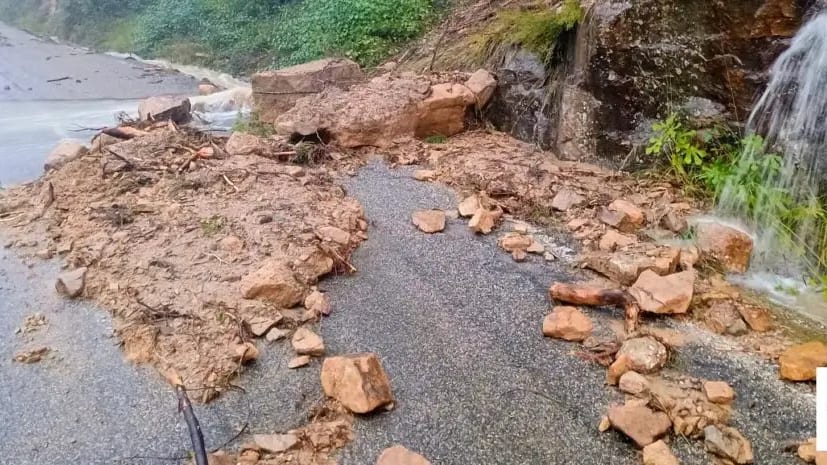 Eboulement sur les routes du Gard suite aux intempéries - photo : Info route Gard