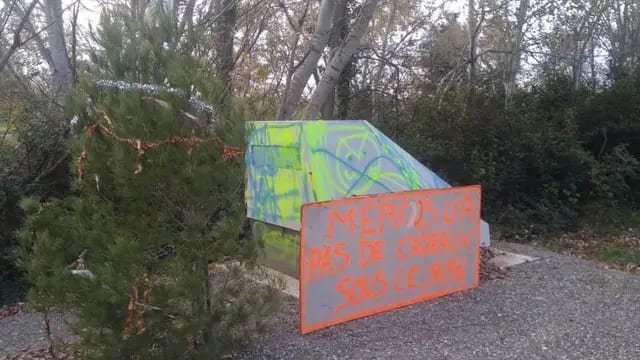 Crise agricole : "opération chouette" les agriculteurs recouvrent des radars dans le Gard