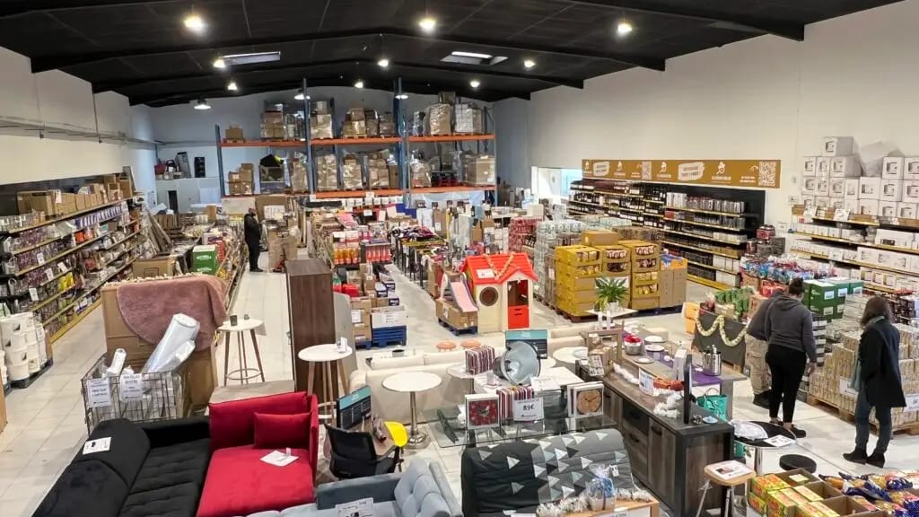 Nîmes : déstockage massif de la collection Jennyfer au Dénicheur