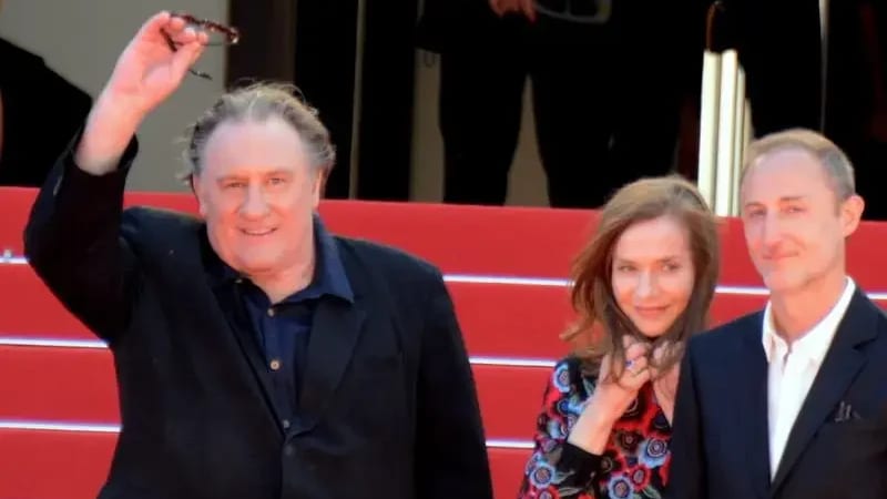 Légion d’honneur : doit-on la retirer à Gérard Depardieu ou PPDA ?