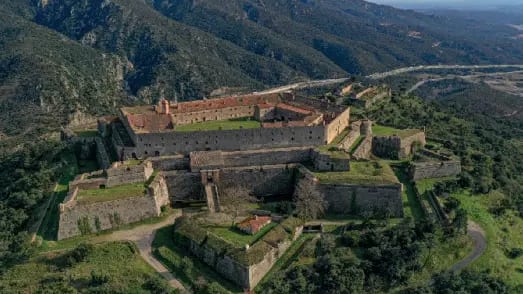 Pyrénées-Orientales : le Fort de Bellegarde va faire peau neuve