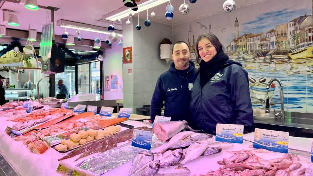 Halles de Nîmes : un repas de Noël savoureux avec Poissonnerie Carmen