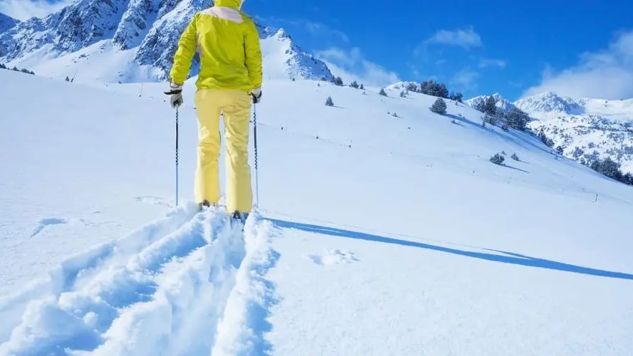 Pyrénées : des voyages en train et des forfaits de ski à prix réduits