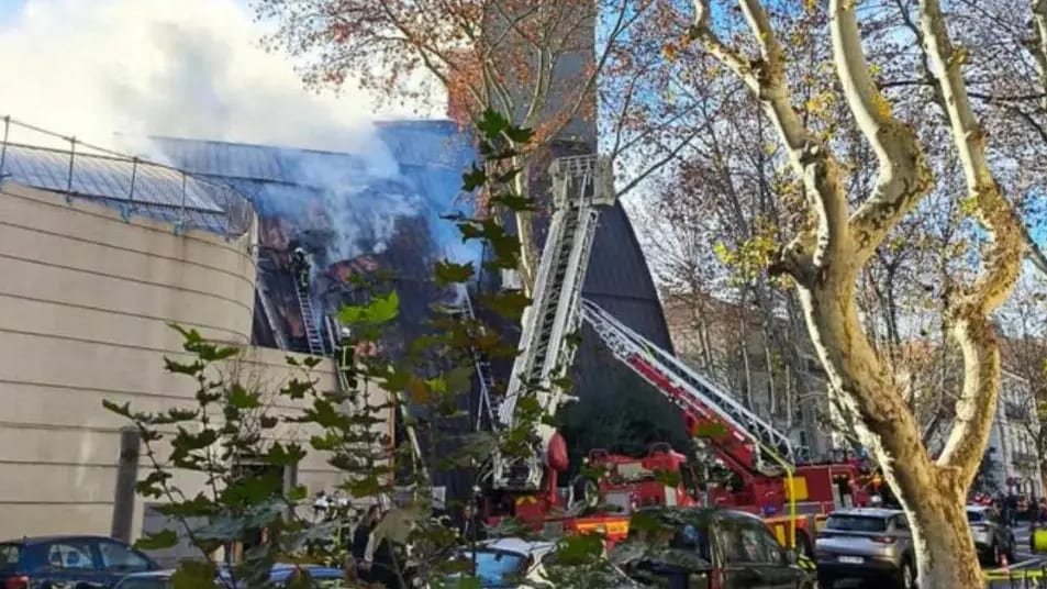 Montpellier : l’incendie de l’église des Saints-François progresse