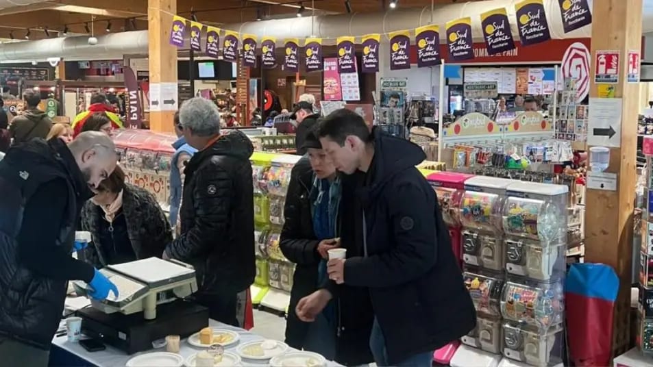Autoroute A9 : produits locaux et Père Noël au marché de Noël de l’aire d’Ambrussum Nord